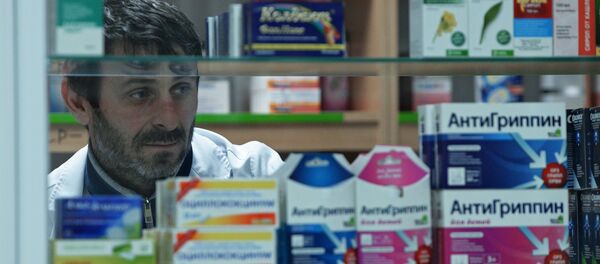 Фармацевт в аптеке - Sputnik Армения