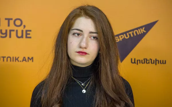 Студентка Ереванской государственной консерватории имени Комитаса Ани Балян Студентка Ереванской государственной консерватории имени Комитаса Ани Балян - Sputnik Армения