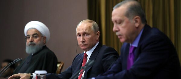 Встреча президента РФ В. Путина с президентом Ирана Х. Рухани и президентом Турции Р. Эрдоганом (22 ноября 2017). Сочи, Россия - Sputnik Армения