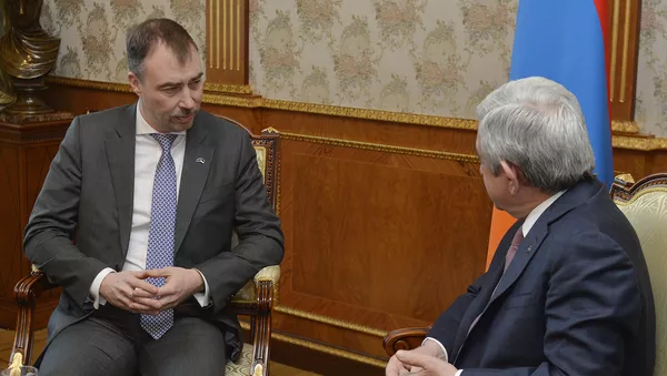 Встреча президента Армении Сержа Саргсяна со специальным представителем ЕС по вопросам Южного Кавказа и кризиса в Грузии Тойво Клааром - Sputnik Армения
