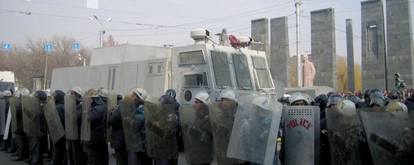 Сторонники кандидата в президенты Левона Тер-Петросяна на площади А.Мясникяна (1 марта 2008). Ереван, Армения - Sputnik Армения