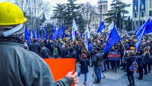 Профсоюзы Грузии провели акцию в центре грузинской столицы в защиту прав трудящихся - Sputnik Արմենիա