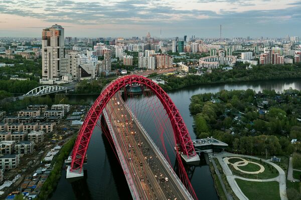 Մոսկվայում կառուցված այս կամուրջն ընդգրկվել է քաղաքի 50 ամենավառ տեսարժան վայրերի ցուցակում։ - Sputnik Արմենիա