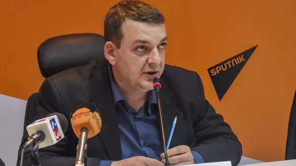 Специалист по информационной безопасности, политолог Тигран Кочарян - Sputnik Армения