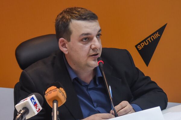 Специалист по информационной безопасности, политолог Тигран Кочарян - Sputnik Армения