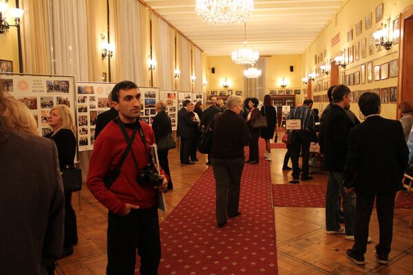 В московском Центральном доме литераторов прошел большой праздник, посвященный дню армянской письменности В московском Центральном доме литераторов прошел большой праздник, посвященный дню армянской письменности - Sputnik Армения