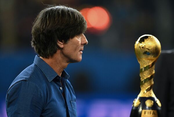 Йоахим Лев – действующий наставник сборной Германии. Под его руководством сборная германии выиграла чемпионат мира в Бразилии в 2014 году - Sputnik Армения