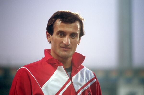 Роберт Эммиян Роберт Эммиян - Sputnik Армения