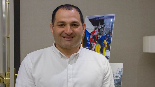 Член паралимпийской сборной Армении, лыжник Стасик Назарян - Sputnik Армения