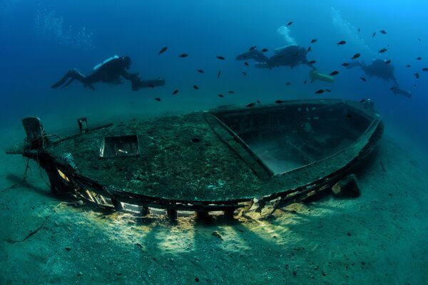 Снимок Safe Navigation итальянского фотографа Gianni Pecchiar, занявший 2-е место в категории Wrecks конкурса подводной фотографии 2018 Underwater Photographer of the Year - Sputnik Армения