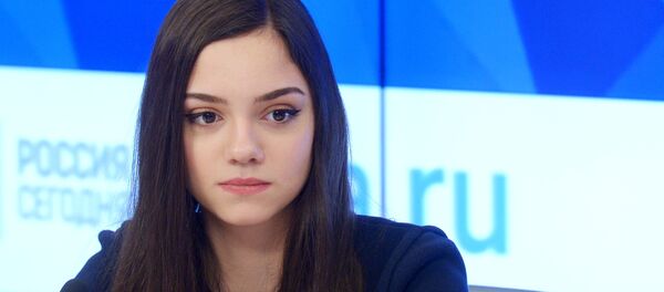 Двукратный серебряный призер XXIII зимних Олимпийских игр Евгения Медведева на пресс-конференции в Международном мультимедийном пресс-центре МИА Россия сегодня в Москве. Двукратный серебряный призер XXIII зимних Олимпийских игр Евгения Медведева на пресс-конференции в Международном мультимедийном пресс-центре МИА Россия сегодня в Москве. - Sputnik Армения