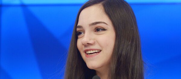 Двукратный серебряный призер XXIII зимних Олимпийских игр Евгения Медведева на пресс-конференции в Международном мультимедийном пресс-центре МИА Россия сегодня в Москве. - Sputnik Армения