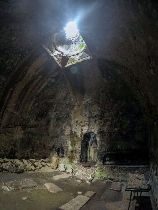 Высеченный в скале церковный комплекс Святой Богородицы Высеченный в скале церковный комплекс Святой Богородицы - Sputnik Արմենիա
