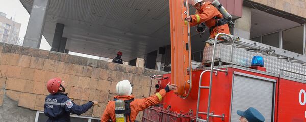 Учения по гражданской обороне в Ереване Учения по гражданской обороне в Ереване - Sputnik Արմենիա