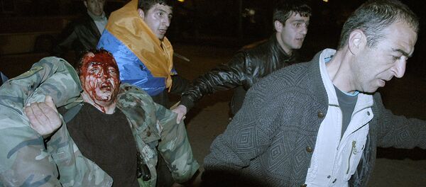 Беспорядки на улице Лусаворича 1 марта 2008 г. - Sputnik Армения