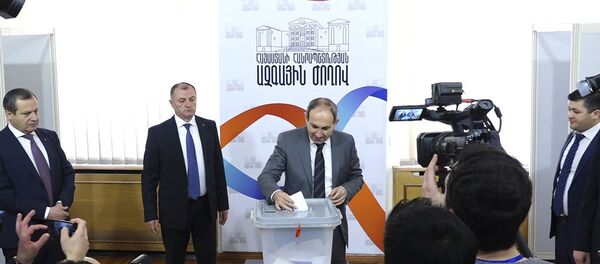 ՀՀ չորրորդ նախագահի ընտրությունը. նախագահ ընտրվեց Արմեն Սարգսյանը ՀՀ չորրորդ նախագահի ընտրությունը. նախագահ ընտրվեց Արմեն Սարգսյանը - Sputnik Արմենիա
