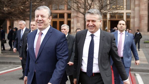 Премьер-министры Грузии и Армении Георгий Квирикашвили и Карен Карапетян - Sputnik Армения