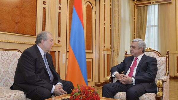 Встреча действующего и выбранного Президентов Армении Сержа Саргсяна и Армена Саркисяна - Sputnik Արմենիա