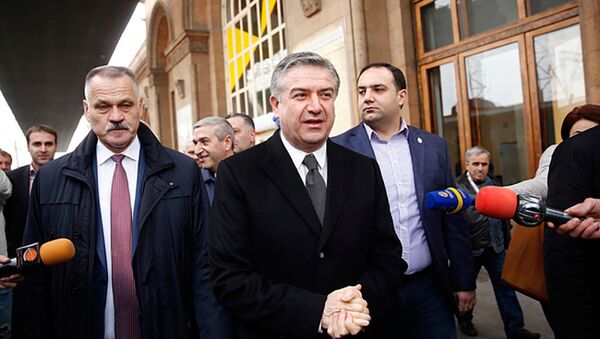 Премьер-министр Армении Карен Карапетян посетил с рабочим визитом Гюмри на новой электичке ЭП2Д (3 марта 2018). Армения - Sputnik Արմենիա