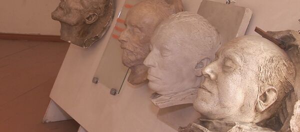 45 տարվա ընթացքում Սերգեյ Մերկուրովը հայտնի գործիչների հետմահու ավելի քան 300 դիմակ է պատրաստել։ - Sputnik Արմենիա