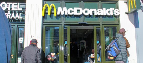 Ресторан быстрого питания МакДональдс в Амстердаме - Sputnik Армения