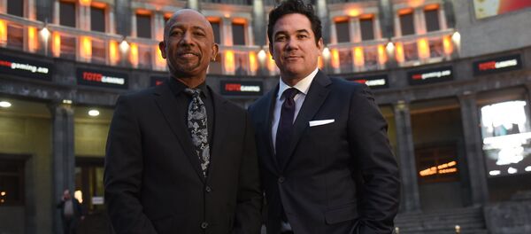 Создатели фильма Архитекторы отрицания Дин Кейн и Монтель Вильямс - Sputnik Армения