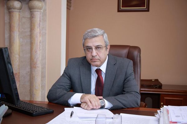 Как не театр - так музей: что за старинный скандал разгорается в стенах Матенадарана - Sputnik Армения