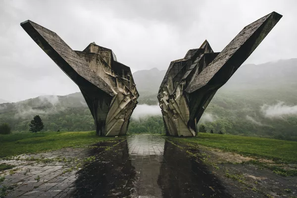 Снимок Tjentiste российского фотографа Анастасии Ряковской из категории Architecture (Professional), вошедший в шортлист фотоконкурса 2018 Sony World Photography Awards Снимок Tjentiste российского фотографа Анастасии Ряковской из категории Architecture (Professional), вошедший в шортлист фотоконкурса 2018 Sony World Photography Awards - Sputnik Армения