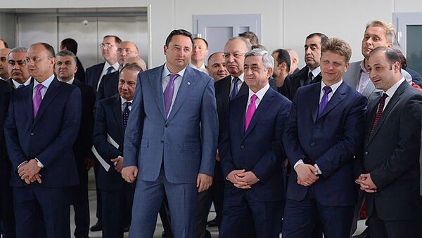 Президент Серж Саргсян на церемонии открытия Ереванского завода медицинских изделий (14 марта 2014). Ереван - Sputnik Արմենիա
