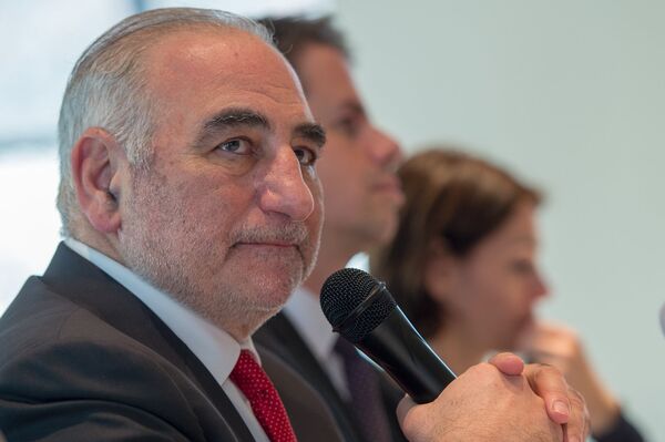 Рабочий визит мэра Лиона Жоржа Кепенекяна в Ереван (7 марта 2018). Рабочий визит мэра Лиона Жоржа Кепенекяна в Ереван (7 марта 2018). - Sputnik Армения