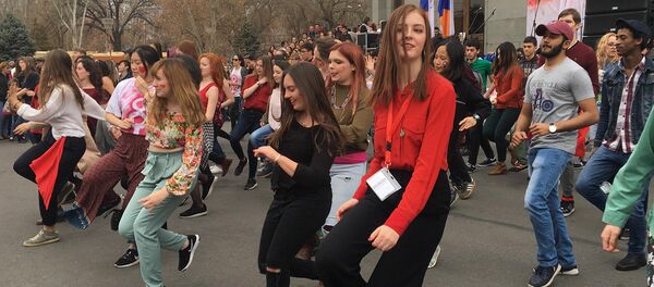 Участники мероприятий в защиту прав женщин Армении - Sputnik Армения