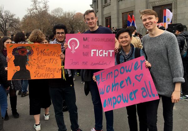 Участники мероприятий в защиту прав женщин Армении - Sputnik Армения