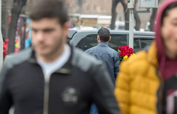 8 Марта на улицах Ереванa 8 Марта на улицах Ереванa - Sputnik Армения