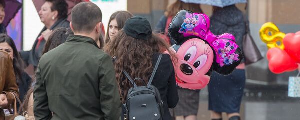 8 Марта на улицах Ереванa 8 Марта на улицах Ереванa - Sputnik Армения