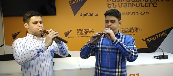 Братья Шагинян показали мастерство игры на дудуке - Sputnik Армения