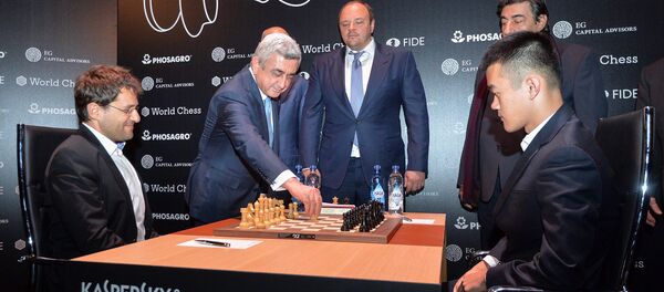 Президент Серж Саргсян на турнире претендентов на звание чемпиона мира по шахматам (10 марта 2018). Берлин, Германия Президент Серж Саргсян на турнире претендентов на звание чемпиона мира по шахматам (10 марта 2018). Берлин, Германия - Sputnik Արմենիա