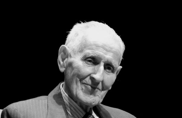 Доктор Джек Кеворкян отвечает на вопросы в Калифорнийском унивеситете (15 января 2011). Лос-Анджелес - Sputnik Армения