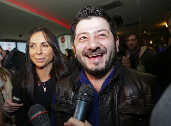 Шоумен Михаил Галустян с супругой Викторией Галустян - Sputnik Армения
