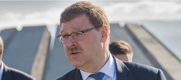 Глава Комитета Госдумы по международным делам Константин Косачёв в Цицернакаберде (13 марта 2018). Ереван Глава Комитета Госдумы по международным делам Константин Косачёв в Цицернакаберде (13 марта 2018). Ереван - Sputnik Армения