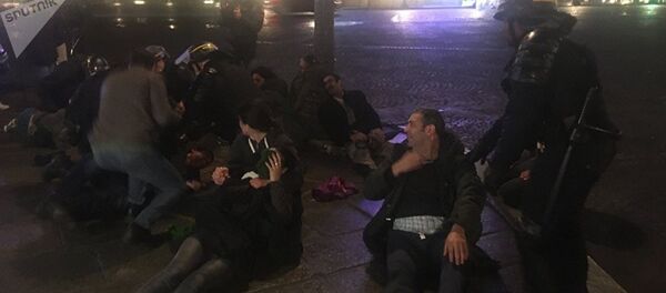 Французская полиция разогнала акцию протеста курдов в Париже Французская полиция разогнала акцию протеста курдов в Париже - Sputnik Армения