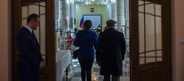 Первые избиратели на избирательном участке No8031, Гюмри - Sputnik Армения