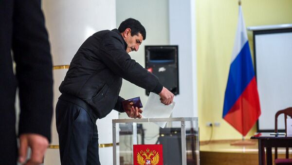 Первые избиратели на избирательном участке No8031, Гюмри - Sputnik Армения