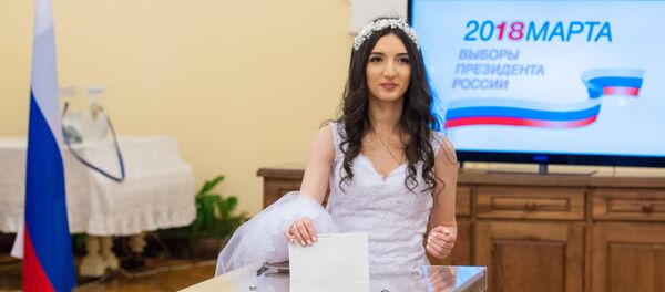 Избиратель на участке No8026, Ереван Избиратель на участке No8026, Ереван - Sputnik Արմենիա