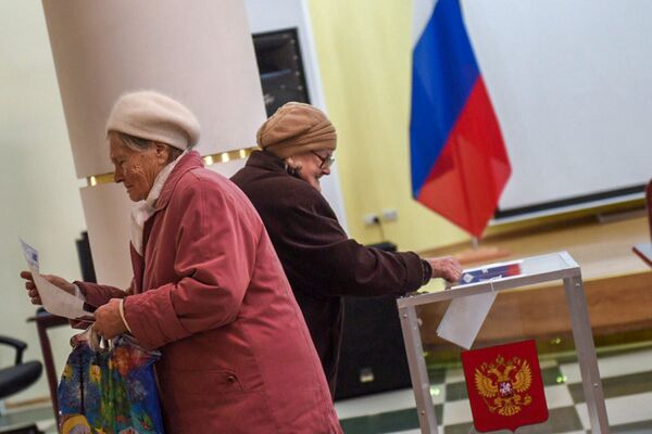 Избиратели на участке No8026, Ереван - Sputnik Армения