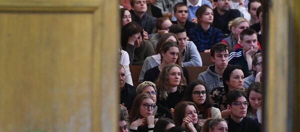 Абитуриенты в лекционном зале - Sputnik Армения