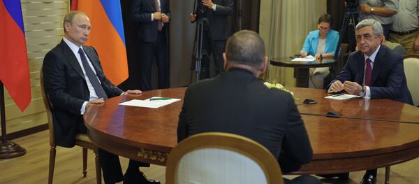 Трехсторонняя встреча Владимира Путина, Сержа Саргсяна и Ильхама Алиева (10 августа 2014). Сочи, Россия - Sputnik Армения