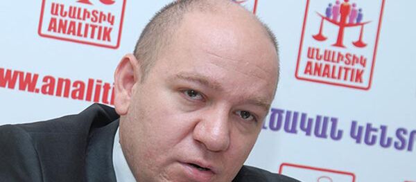 Вилен Хачатрян Вилен Хачатрян - Sputnik Армения