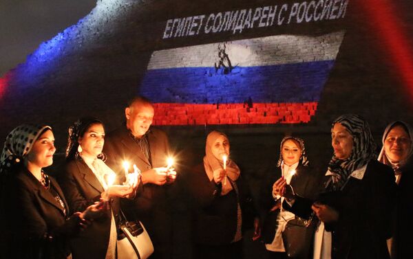 Акция памяти жертв крушения российского А321 и парижских терактов Акция памяти жертв крушения российского А321 и парижских терактов - Sputnik Արմենիա