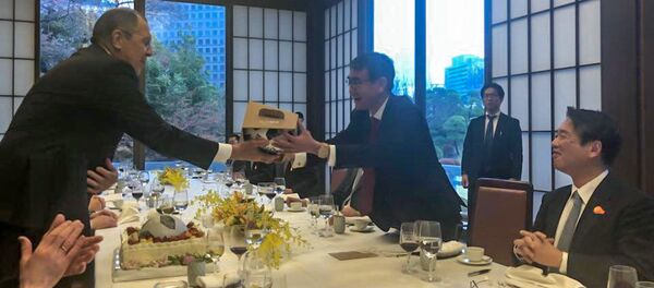 Встреча глав МИД России и Японии Сергея Лаврова и Таро Коно Встреча глав МИД России и Японии Сергея Лаврова и Таро Коно - Sputnik Армения