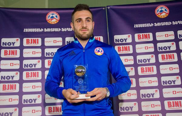 Կապառոսի նորամուտը. ովքե՞ր կարող են խաղալ Հայաստանի ազգային հավաքականում Կապառոսի նորամուտը. ովքե՞ր կարող են խաղալ Հայաստանի ազգային հավաքականում - Sputnik Արմենիա